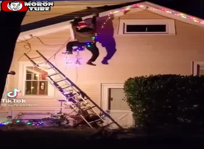 Video :Despite its eerie appearance, this Christmas ornament is fantastic!